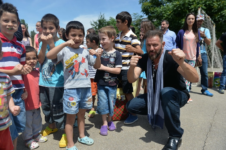 Gifts for orphans from Constanta